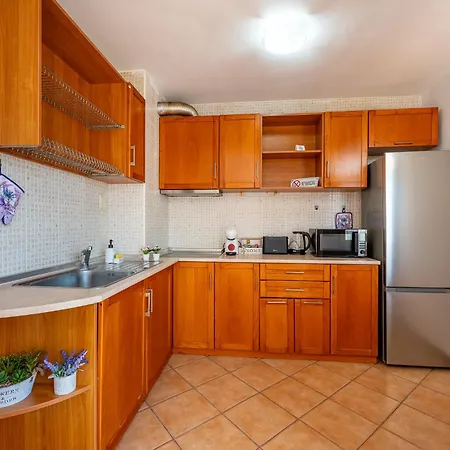 Location 2 Bedroom Next To The * Warna