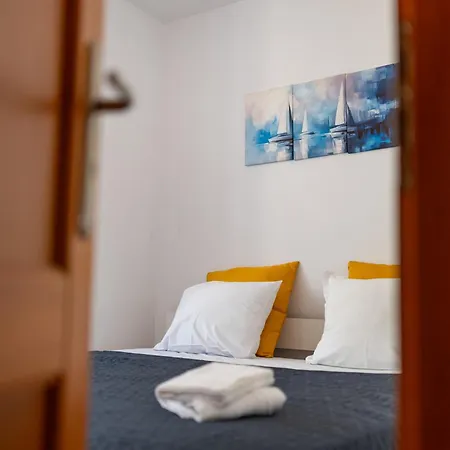 Location 2 Bedroom Next To The * Warna