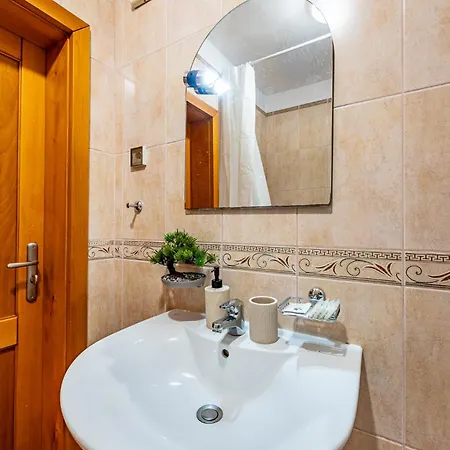 Apartment Location 2 Bedroom Next To The