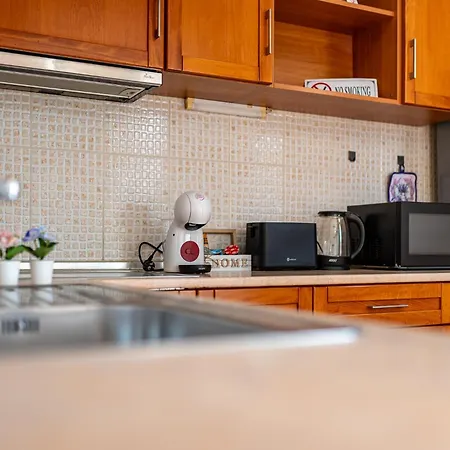 Location 2 Bedroom Next To The * Varna